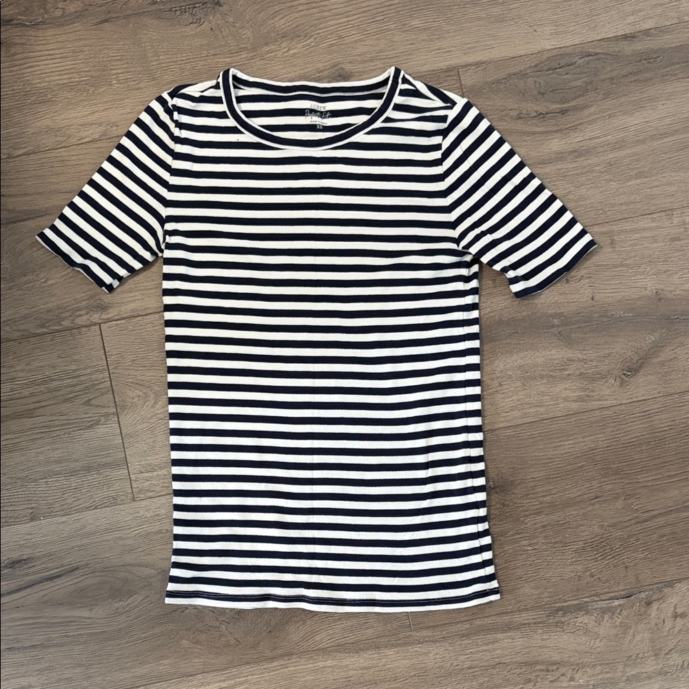 J Crew 100% Cotton Perfect Fit T-Shirt in Navy Striped